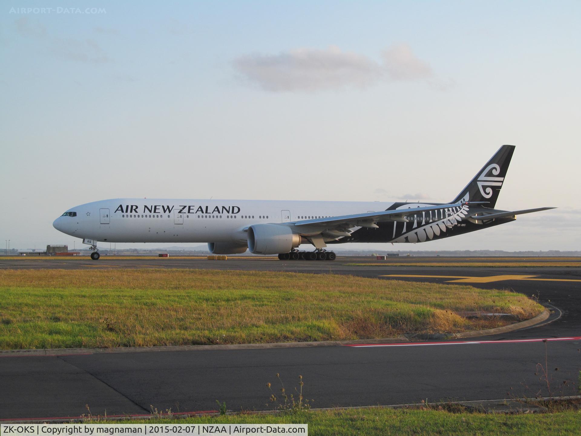 ZK-OKS, 2014 Boeing 777-306/ER C/N 44547, taxy for departure