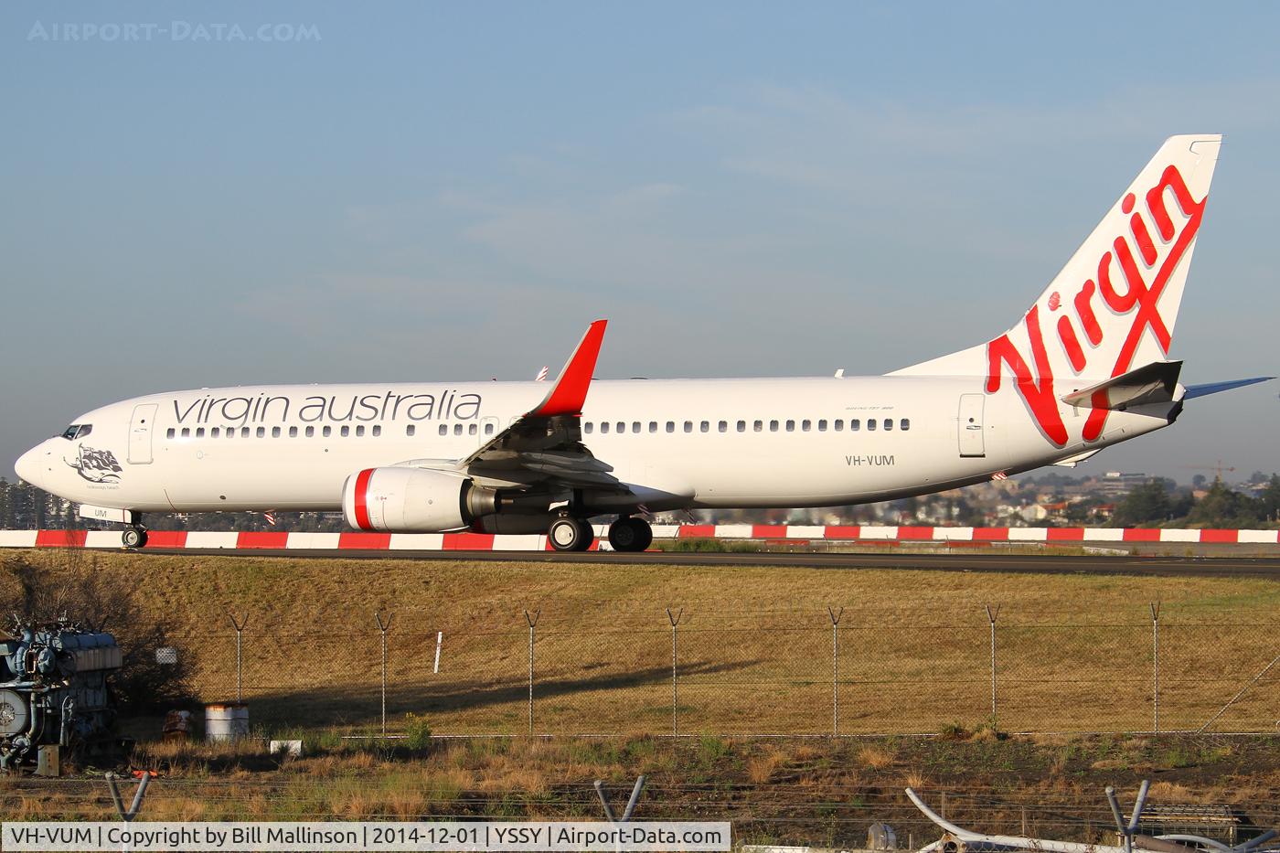 VH-VUM, 2007 Boeing 737-8BK C/N 29675, taxiing to 34R