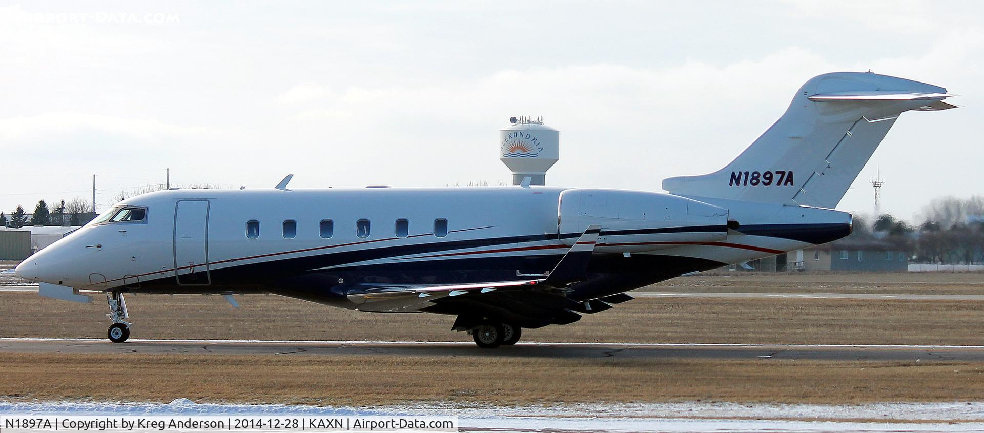 N1897A, 1997 Raytheon Hawker 800XP C/N 258326, British Aerospace Hawker 800XP taxiing out for departure on runway 31.