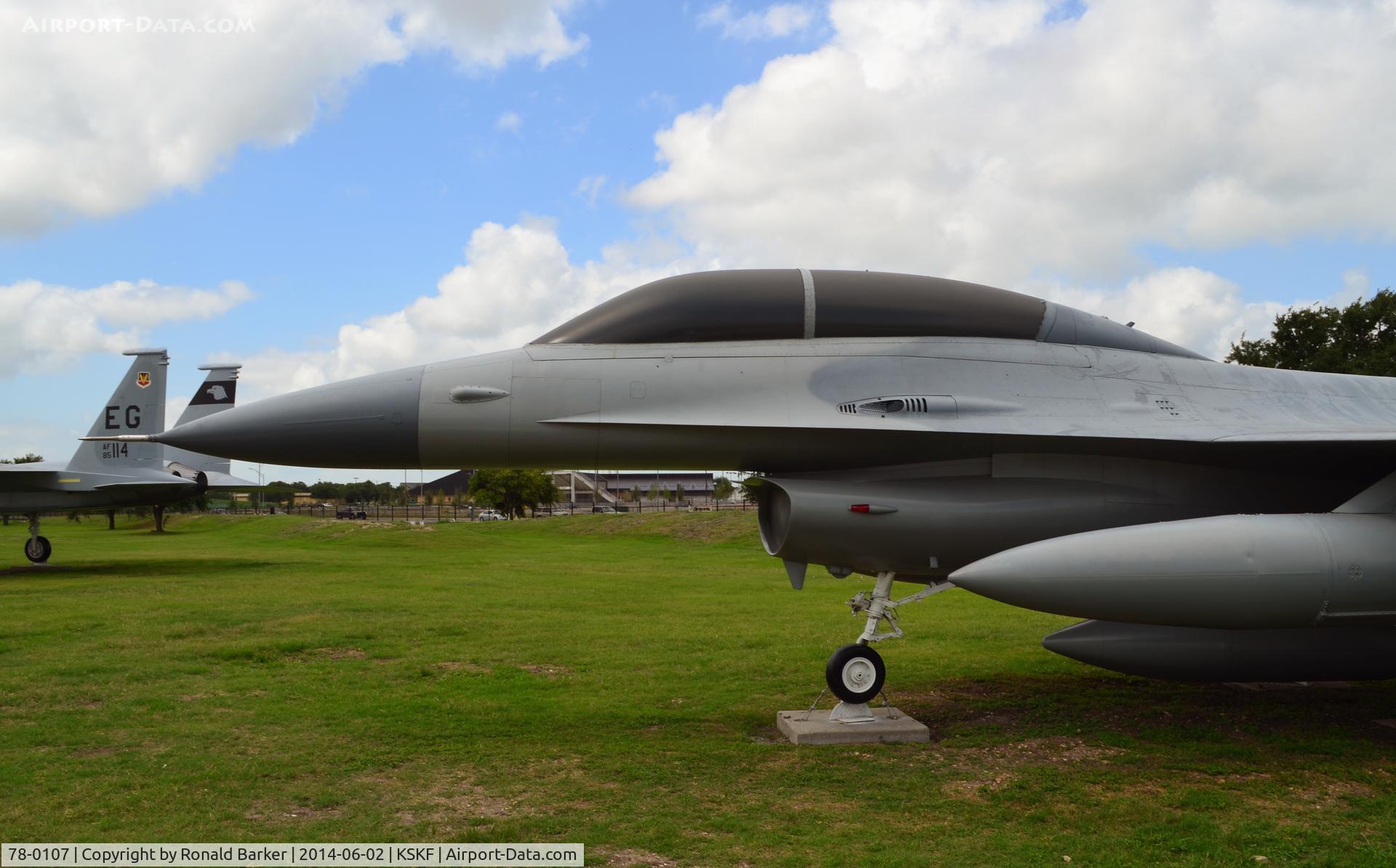 78-0107, 1978 General Dynamics F-16B Fighting Falcon C/N 62-33, LMTC parade field