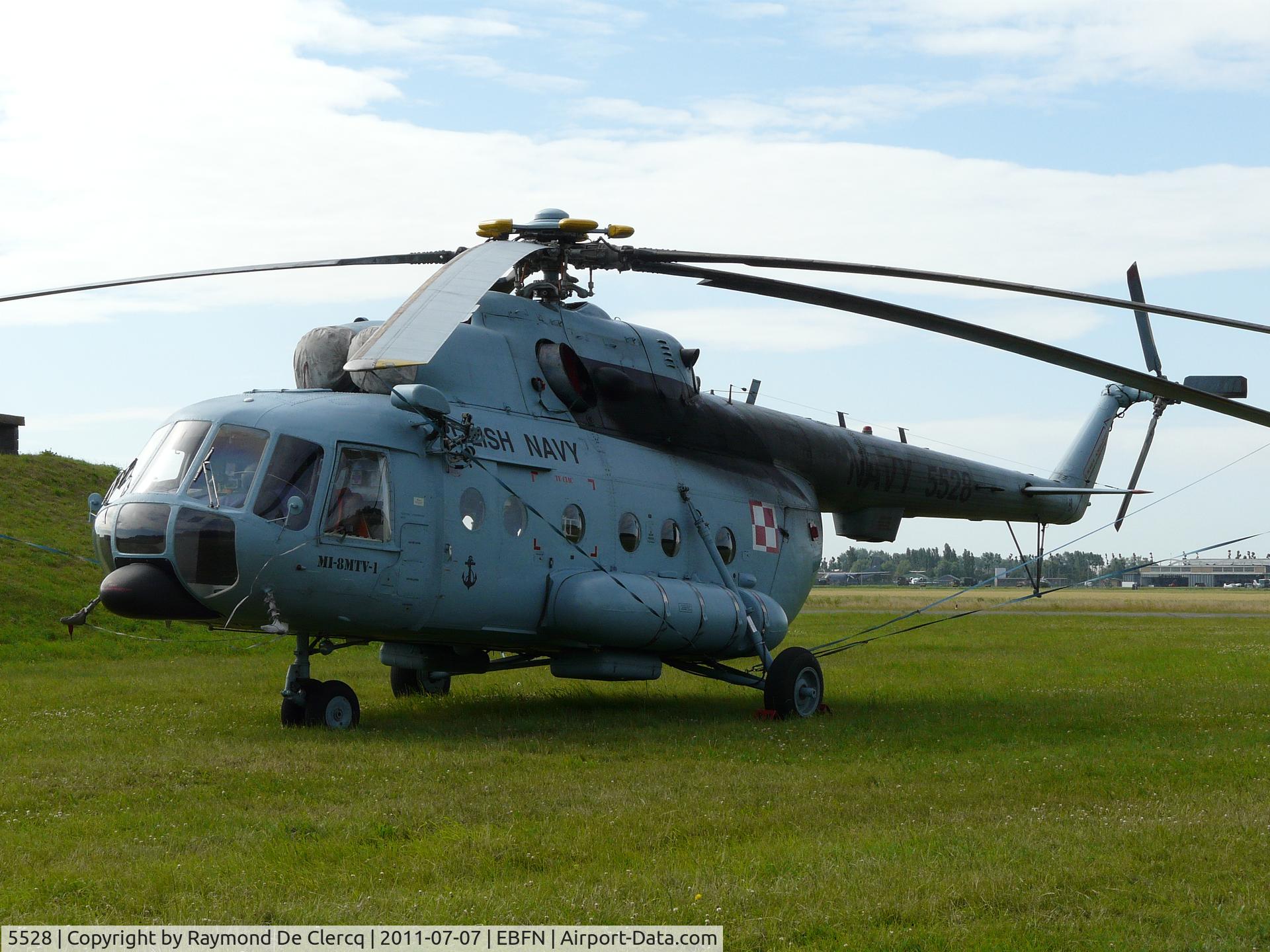 5528, Mil Mi-8MTV-1 Hip C/N 95528, At the Koksijde Airshow 2011.
Ex TC-HDD, RA-25418 and CCCP-25418.