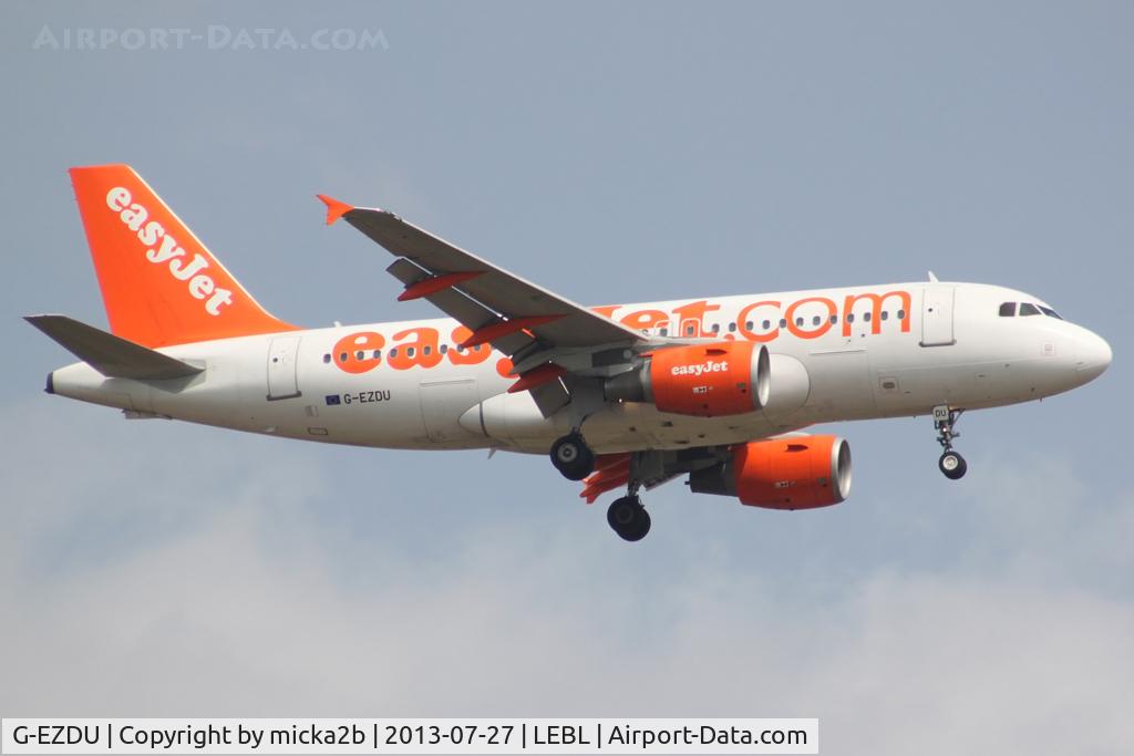 G-EZDU, 2008 Airbus A319-111 C/N 3735, Landing