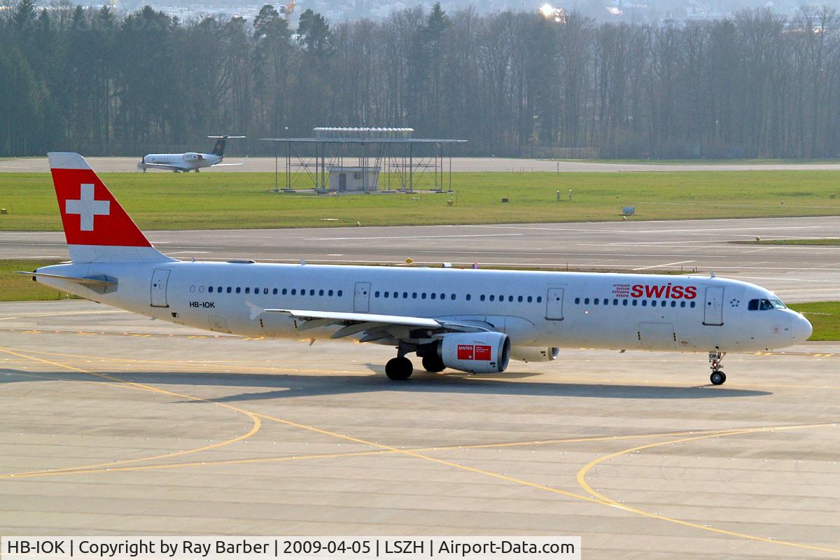 HB-IOK, 1999 Airbus A321-111 C/N 987, Airbus A321-111 [0987] (Swiss international Air Lines) Zurich~HB 05/04/2009