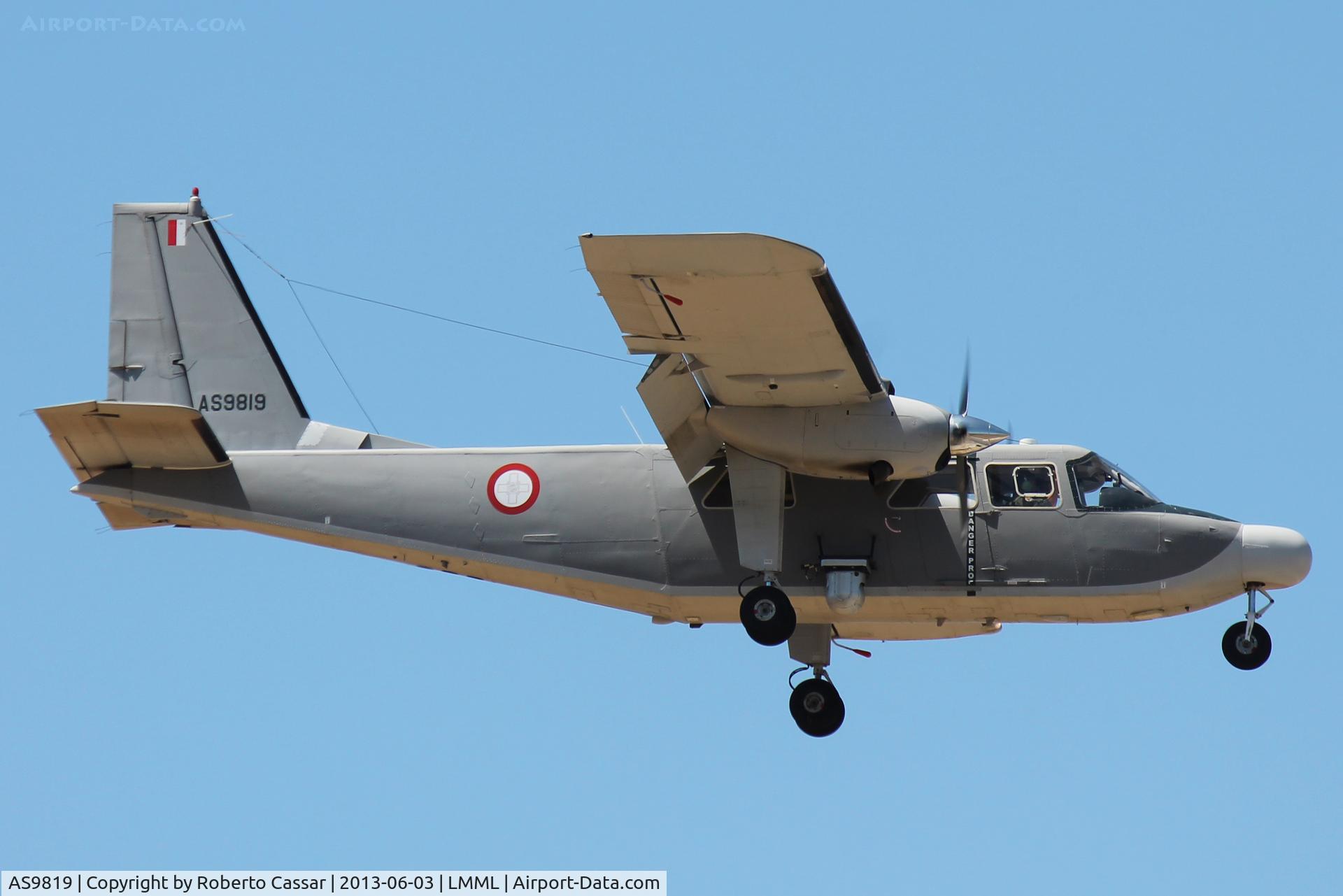 AS9819, 1982 Pilatus Britten-Norman BN-2B-26 Islander C/N 2156, Landing runway 31