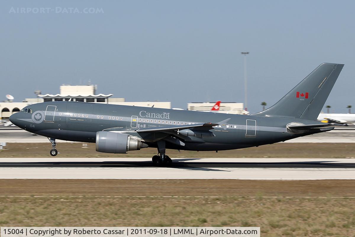 15004, 1987 Airbus CC-150 Polaris (A310-304(F)) C/N 444, Touch-n-go runway 31 during Operation Unified Protector