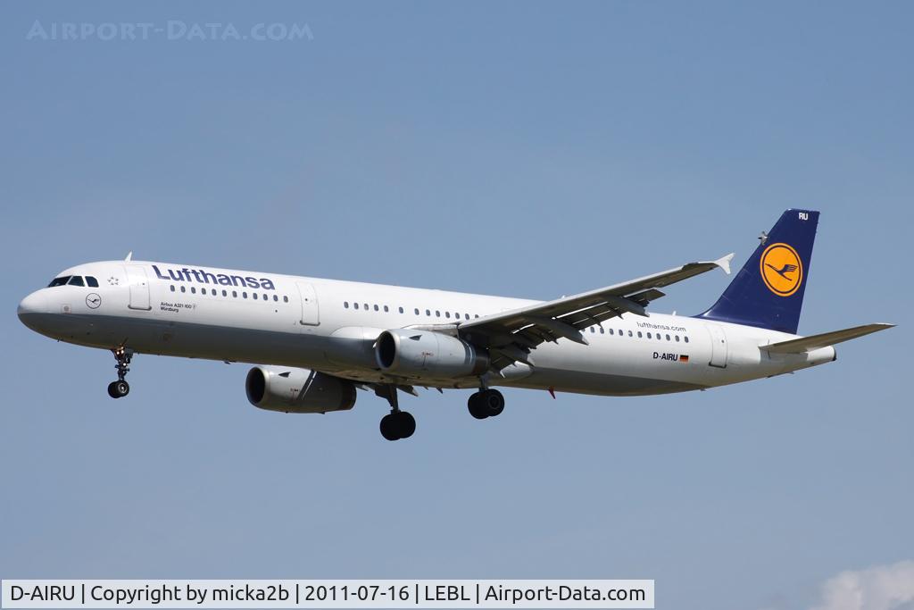 D-AIRU, 1997 Airbus A321-131 C/N 692, Landing
