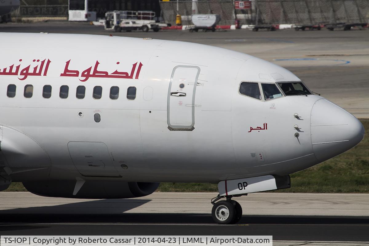 TS-IOP, 2000 Boeing 737-6H3 C/N 29500, Backtracking runway 31