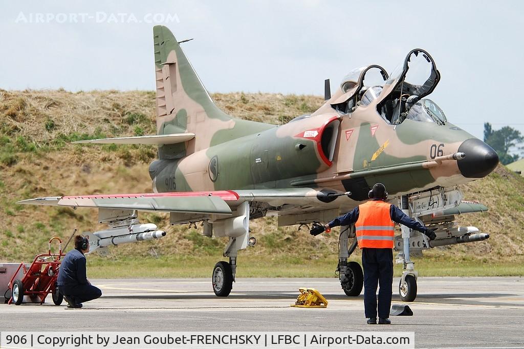 906, Douglas TA-4SU Skyhawk C/N 12162, Cazaux Air Force base