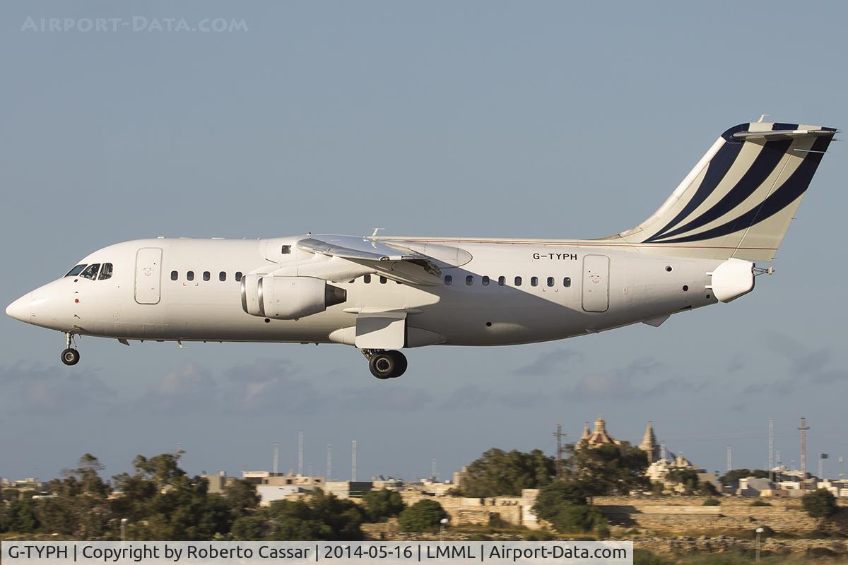 G-TYPH, 1991 British Aerospace BAe.146-200 C/N E2200, Landing runway 31