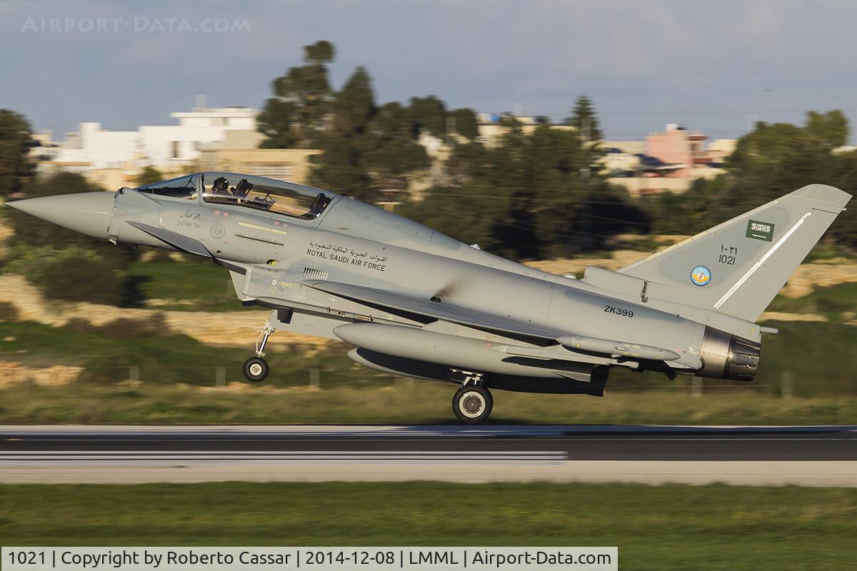 1021, 2014 Eurofighter EF-2000 Typhoon T C/N ???/CT018, Landing runway 31