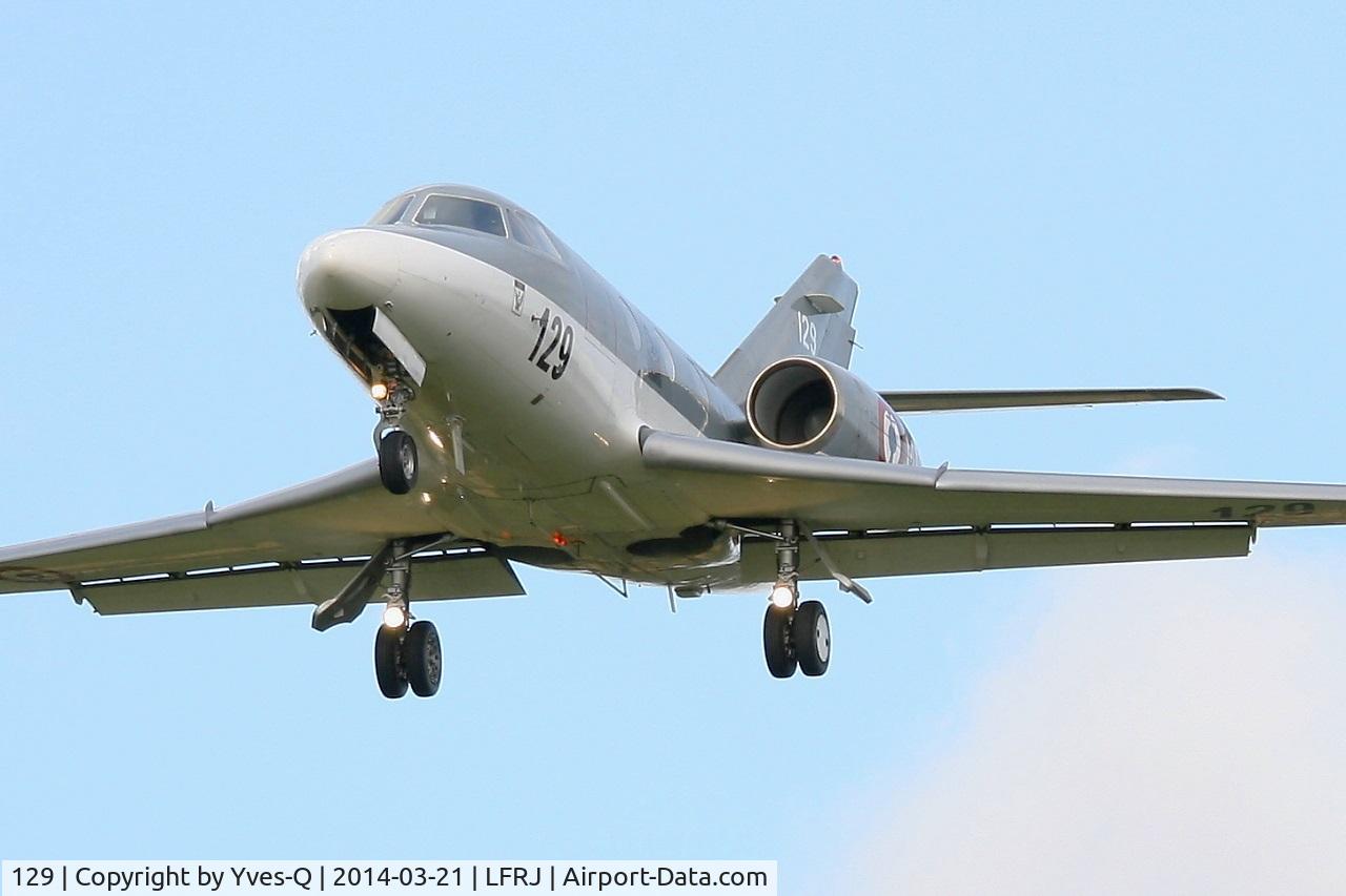 129, 1978 Dassault Falcon 10MER C/N 129, French Naval Aviation Dassault Falcon 10MER, Short approach rwy 26, Landivisiau Naval Air Base (LFRJ)