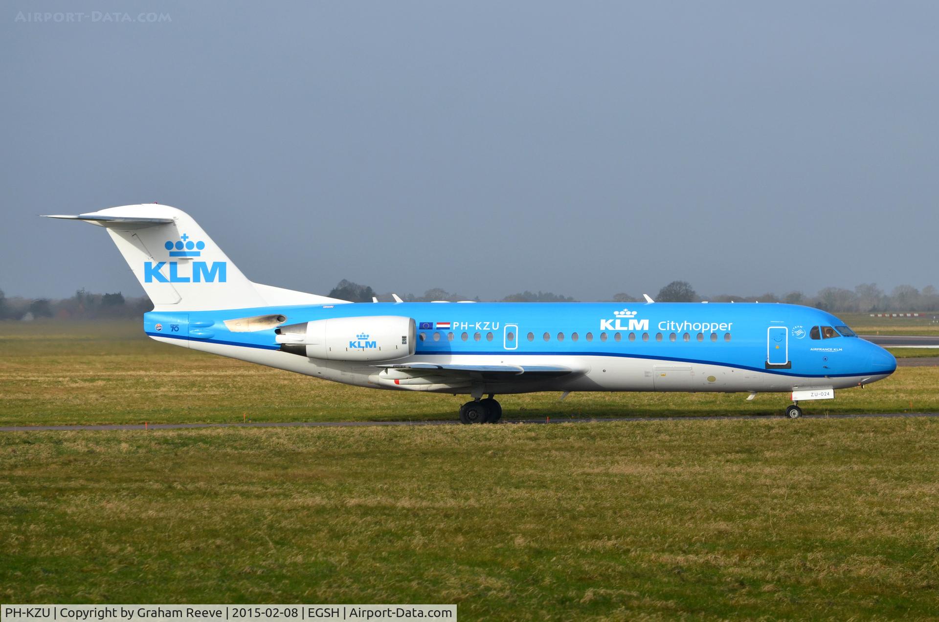 PH-KZU, 1995 Fokker 70 (F-28-0070) C/N 11543, Seen in KLM's new colour scheme.