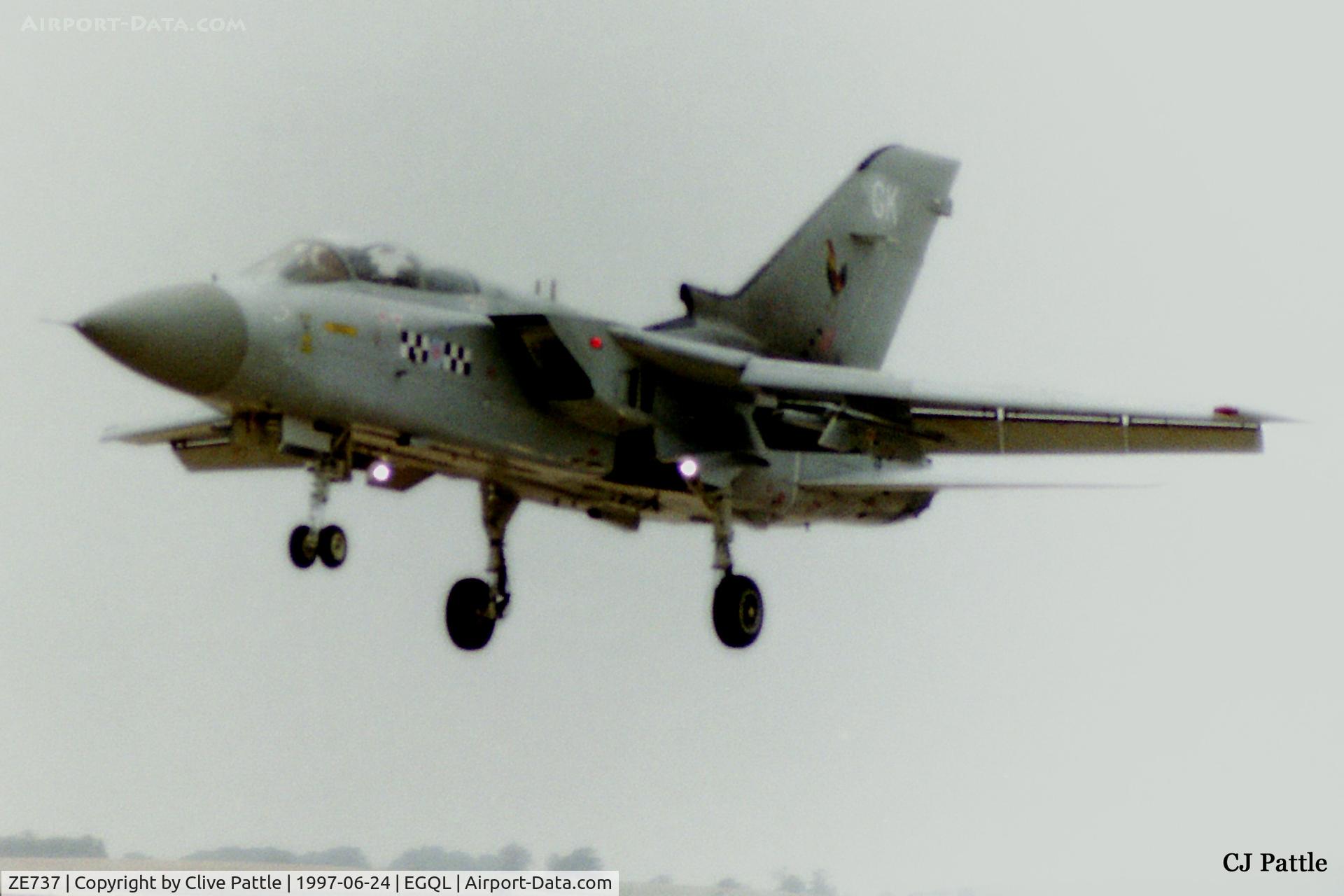 ZE737, 1988 Panavia Tornado F.3 C/N 671/AS052/3299, Landing at RAF Leuchars in June 1997 whilst coded GK with 43 Squadron
