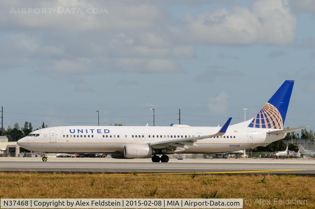 N37468, 2013 Boeing 737-924/ER C/N 32836, Miami