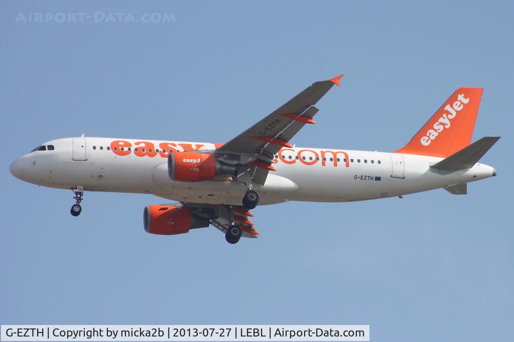 G-EZTH, 2009 Airbus A320-214 C/N 3953, Landing