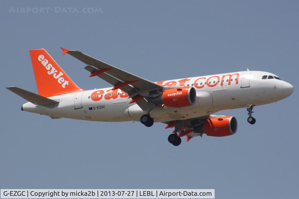 G-EZGC, 2010 Airbus A319-111 C/N 4444, Landing