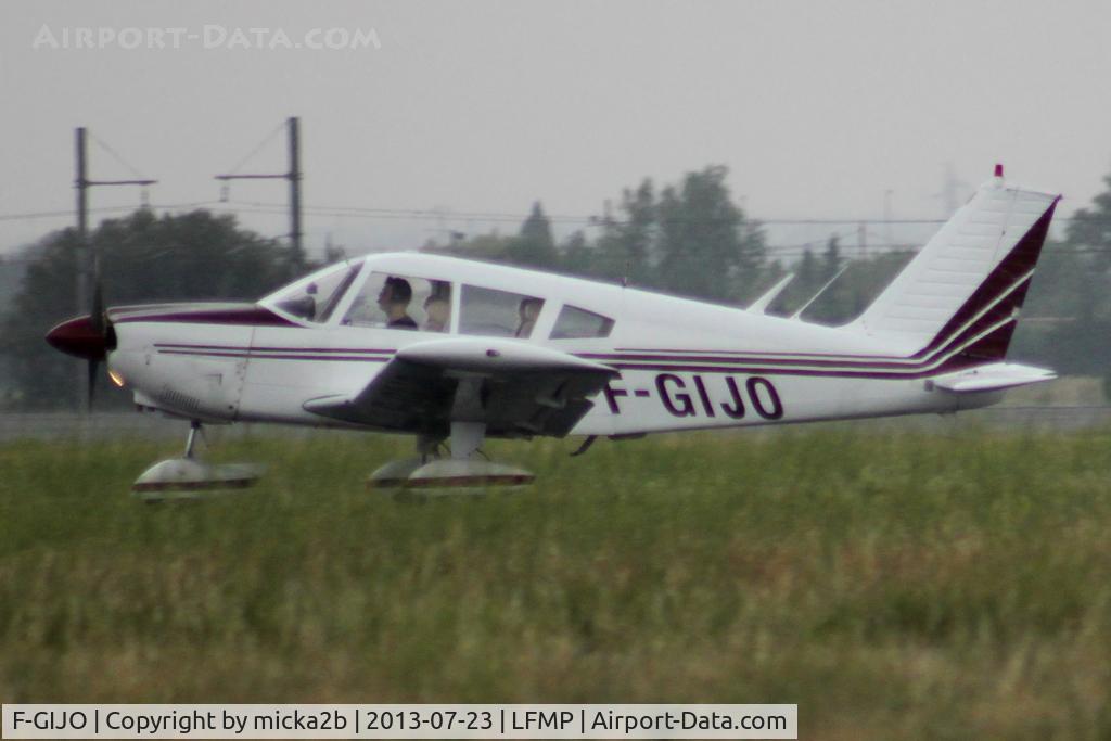 F-GIJO, Piper PA-28 180 C/N 25-5776, Taxiing
