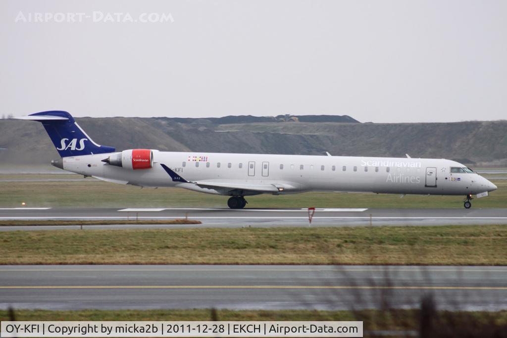 OY-KFI, 2009 Canadair CRJ-900ER (CL-600-2D24) C/N 15242, Taxiing