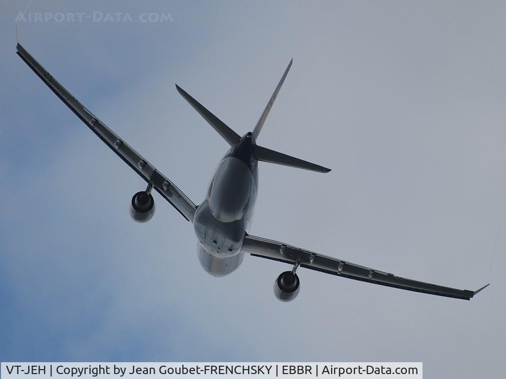 VT-JEH, 2007 Boeing 777-35R/ER C/N 35166, Jet Airways take off