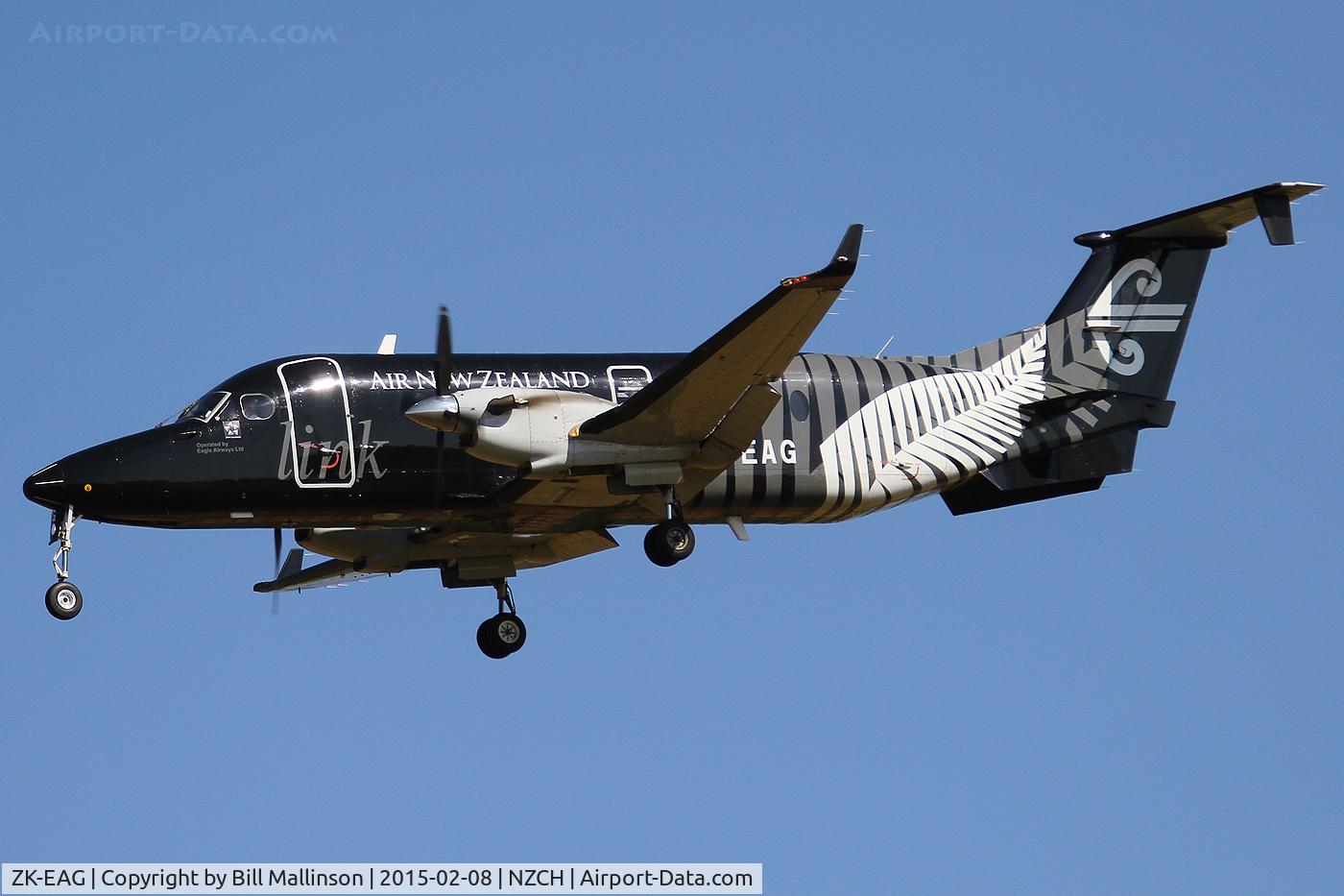 ZK-EAG, 2002 Raytheon Aircraft Company 1900D C/N UE-430, finals to 02