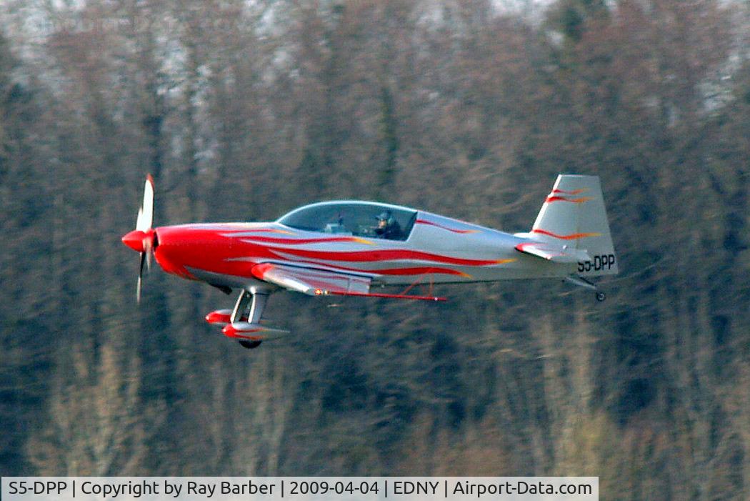 S5-DPP, 2001 Extra EA-300L C/N 140, Extra EA.300L [140] Friedrichshafen~D 04/04/2009