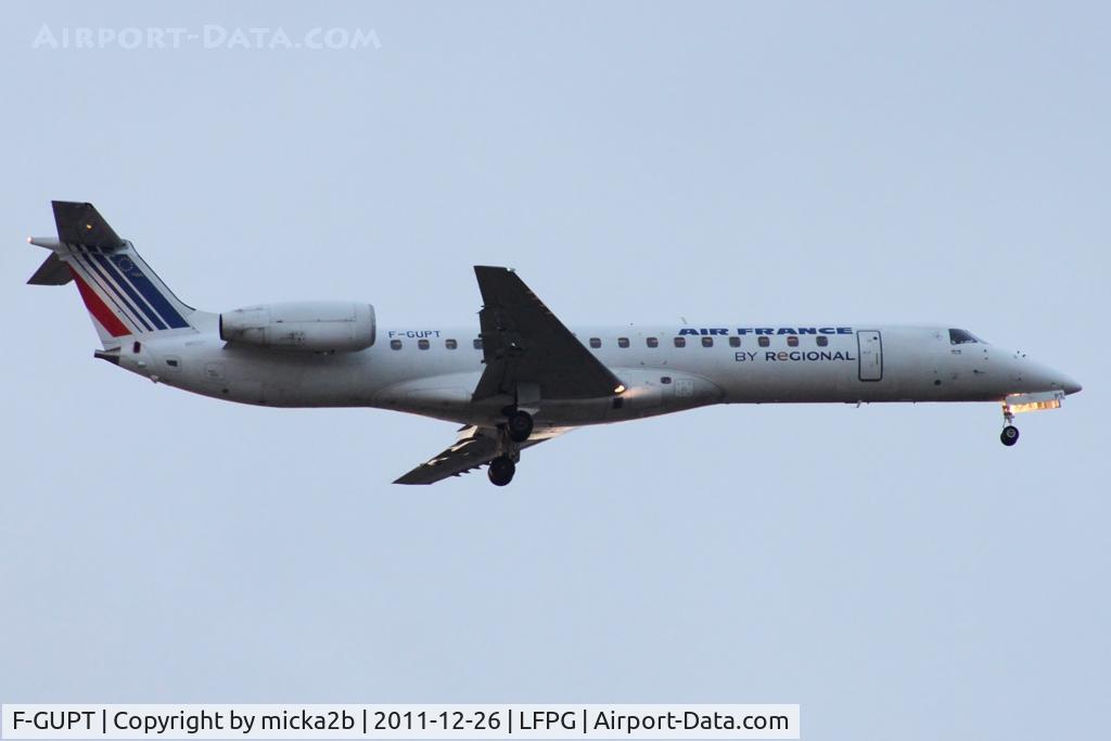F-GUPT, 2000 Embraer ERJ-145LR (EMB-145LR) C/N 145294, Landing