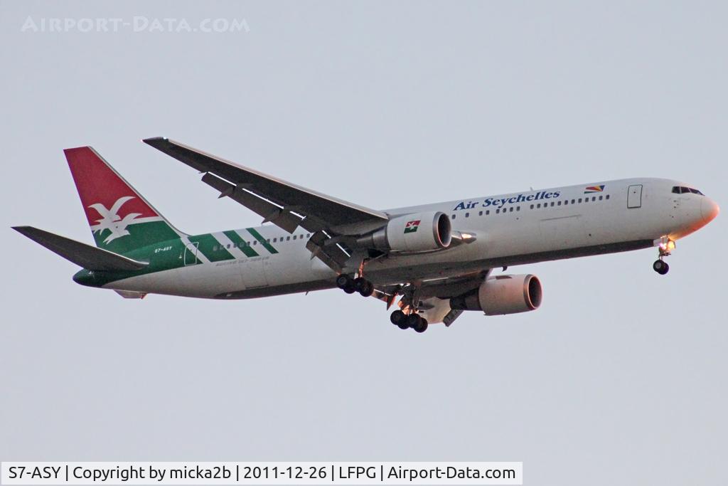 S7-ASY, 2001 Boeing 767-33A/ER C/N 29386, Landing