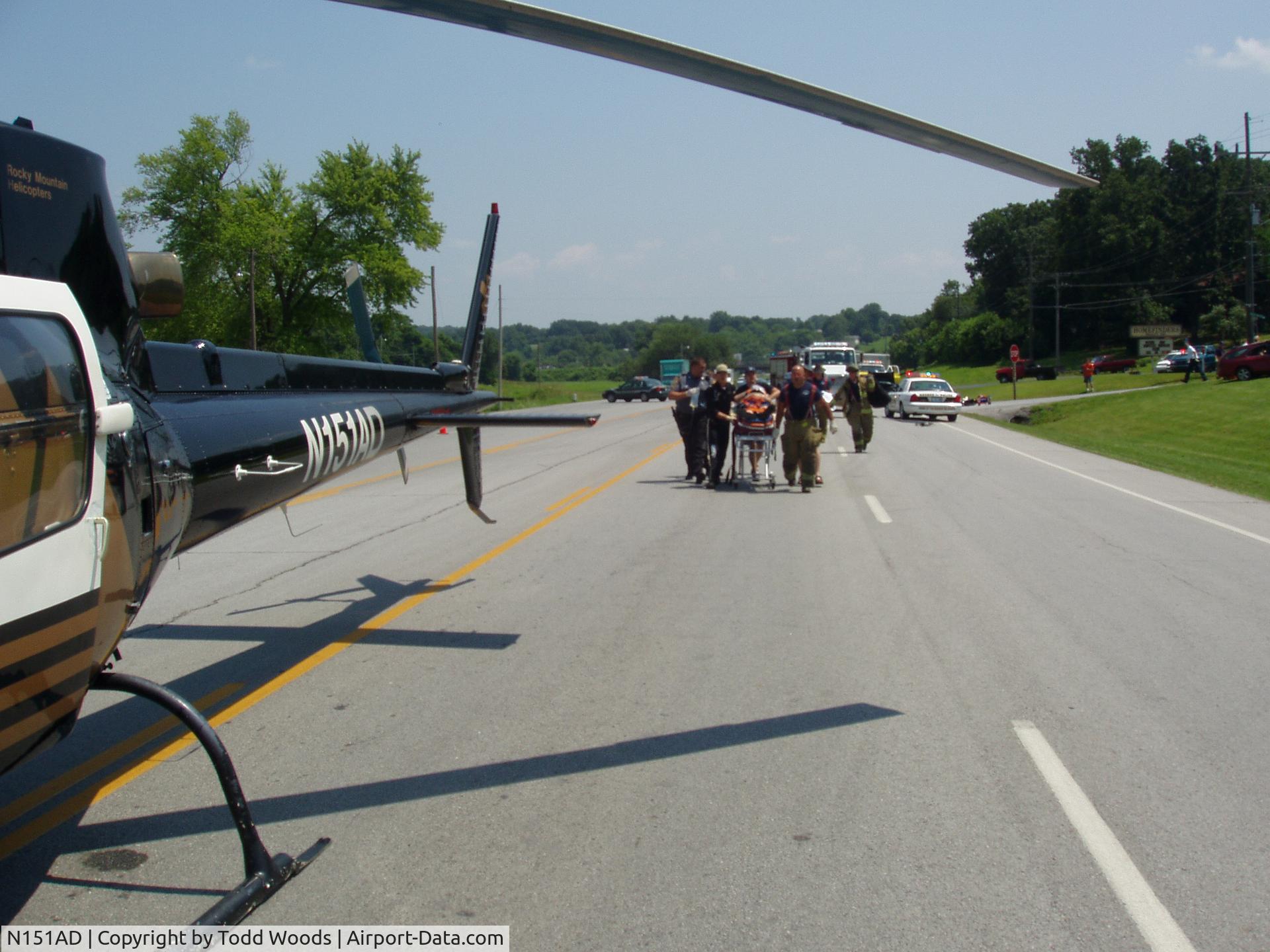 N151AD, Aerospatiale AS-350B Ecureuil C/N 1173, LifeNet Scene flight Neosho, MO 2002