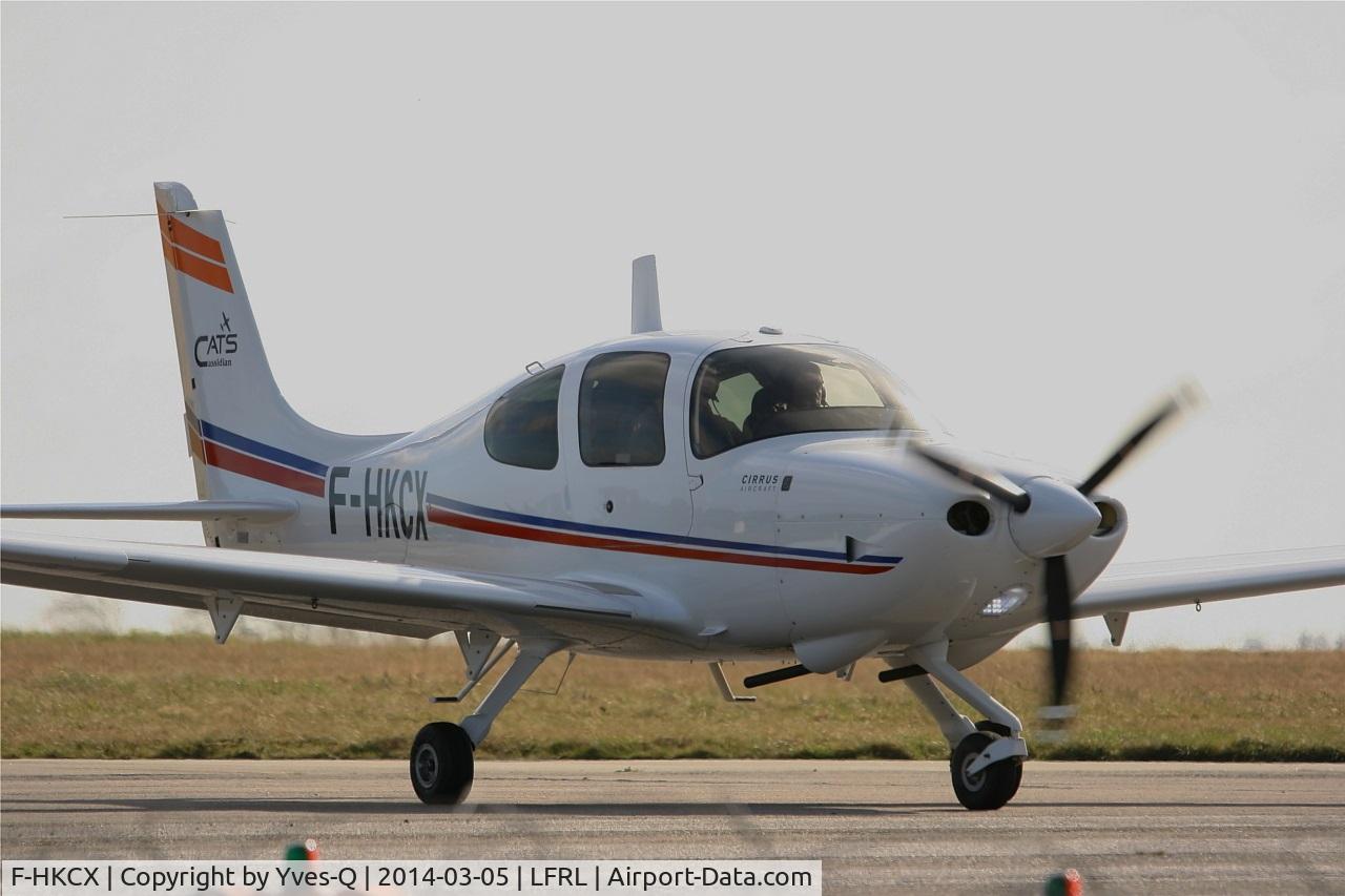 F-HKCX, 2012 Cirrus SR20 C/N 2215, Cirrus SR-20, Cassidian Aviation Training Services, Holding point rwy 23, Lanvéoc-Poulmic Naval Air Base (LFRL)