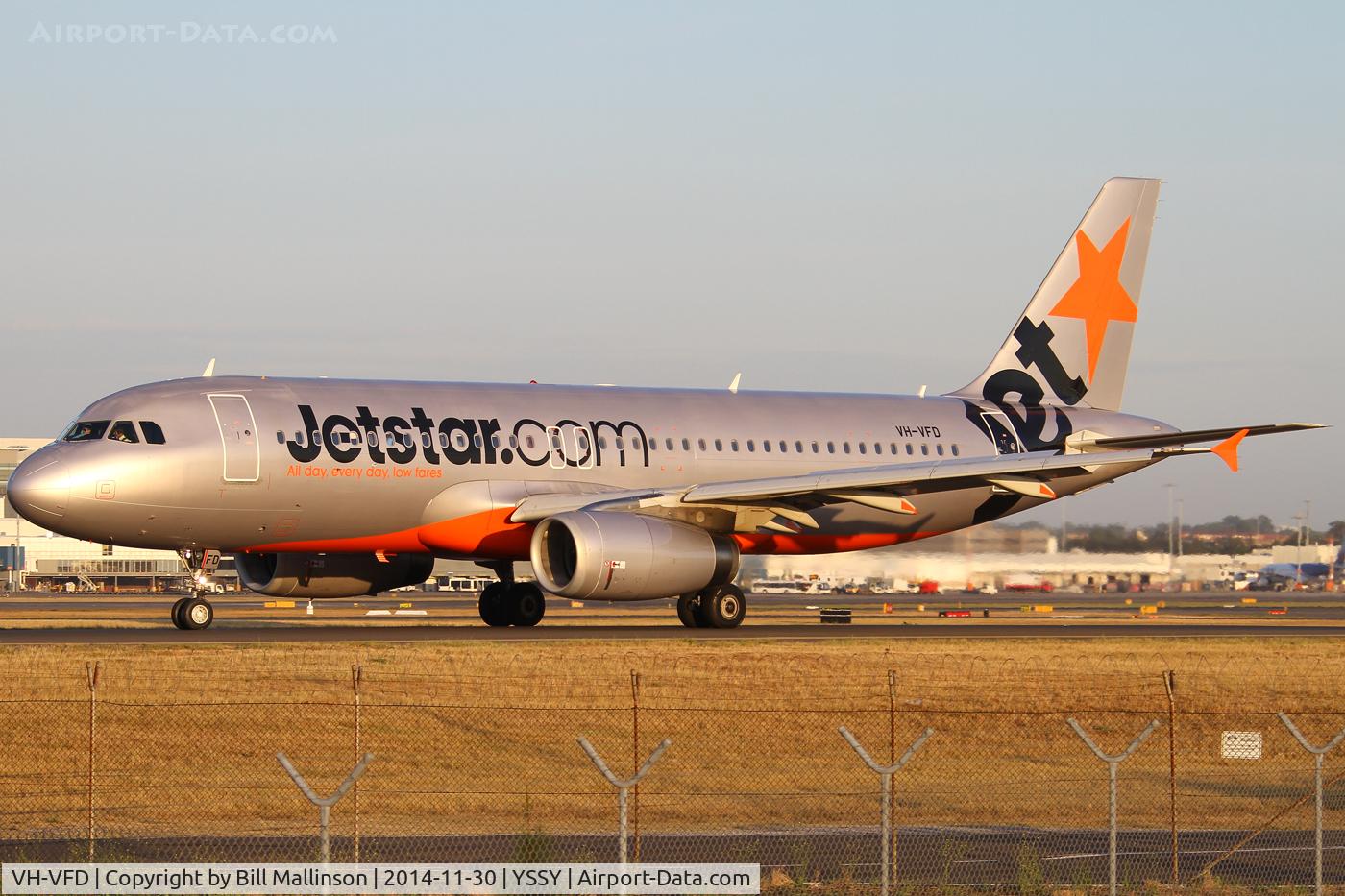 VH-VFD, 2011 Airbus A320-232 C/N 4922, taxiing to 34R