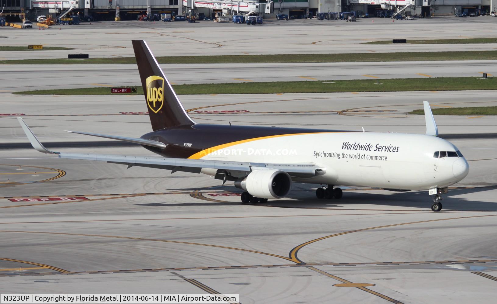 N323UP, 1997 Boeing 767-34AF C/N 27749, UPS 767-300