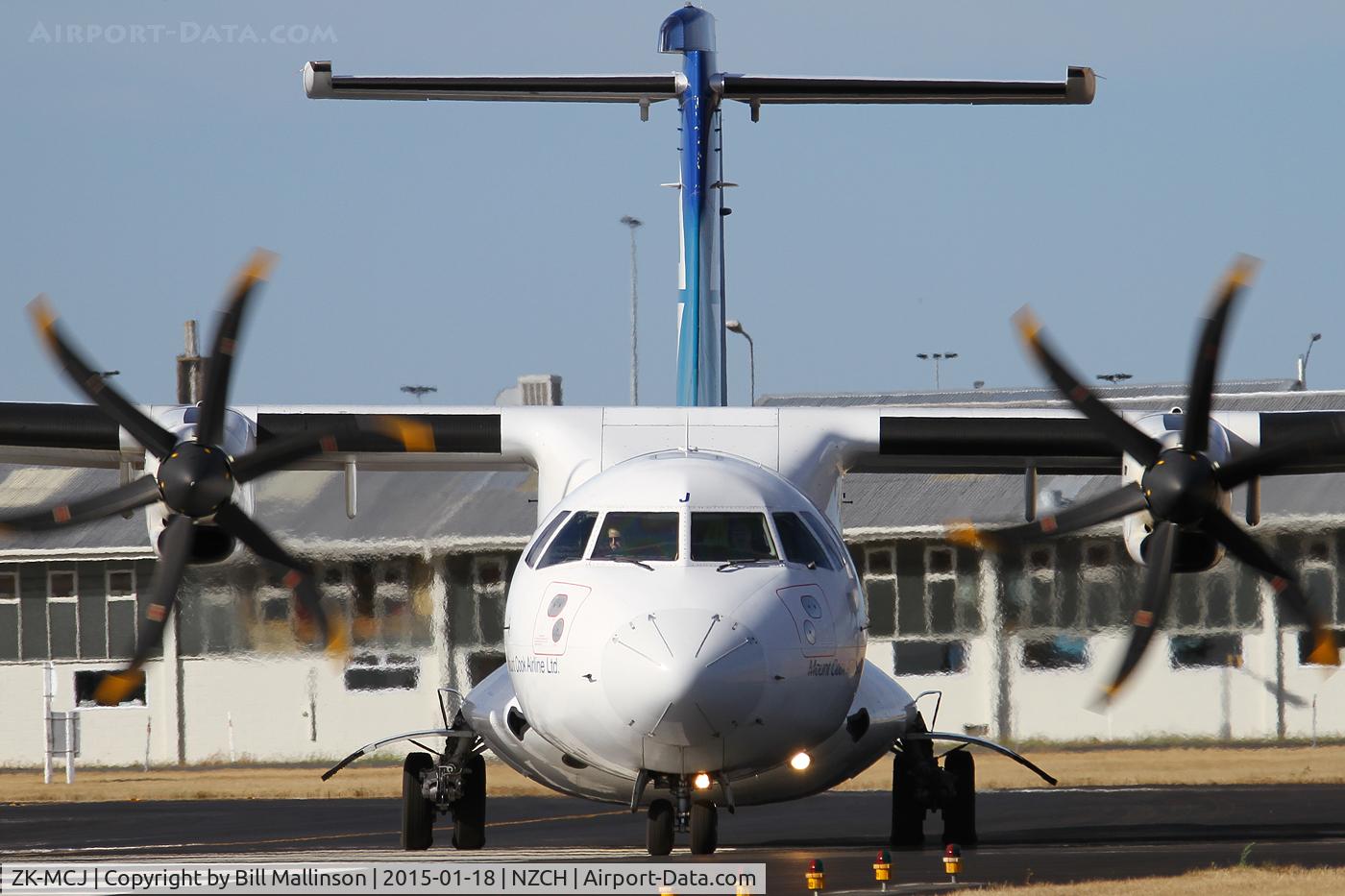 ZK-MCJ, 1999 ATR 72-212A C/N 624, readying for 29