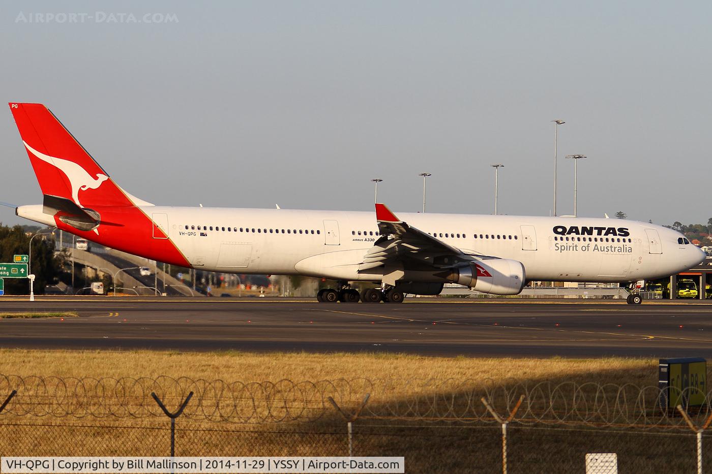 VH-QPG, 2004 Airbus A330-303 C/N 0603, taxi from 34L