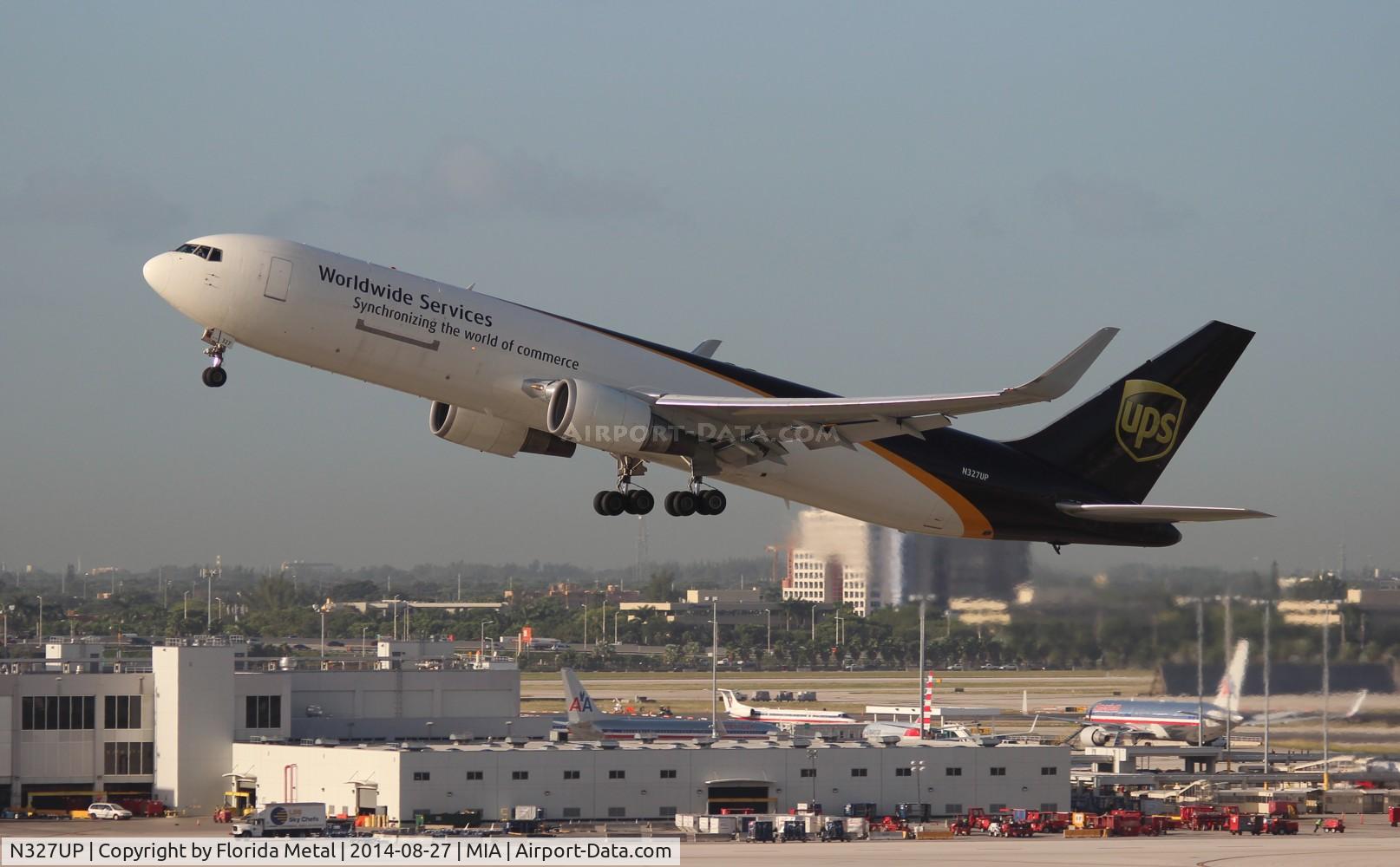 N327UP, 1998 Boeing 767-34AF C/N 27753, UPS 767-300