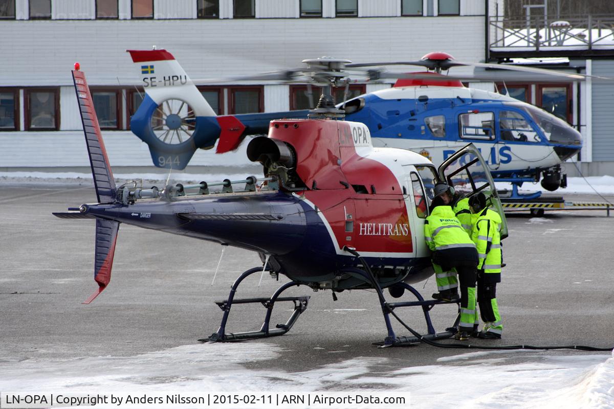 LN-OPA, Eurocopter AS-350B-3 Ecureuil Ecureuil C/N 3589, Undergoing maintenance.