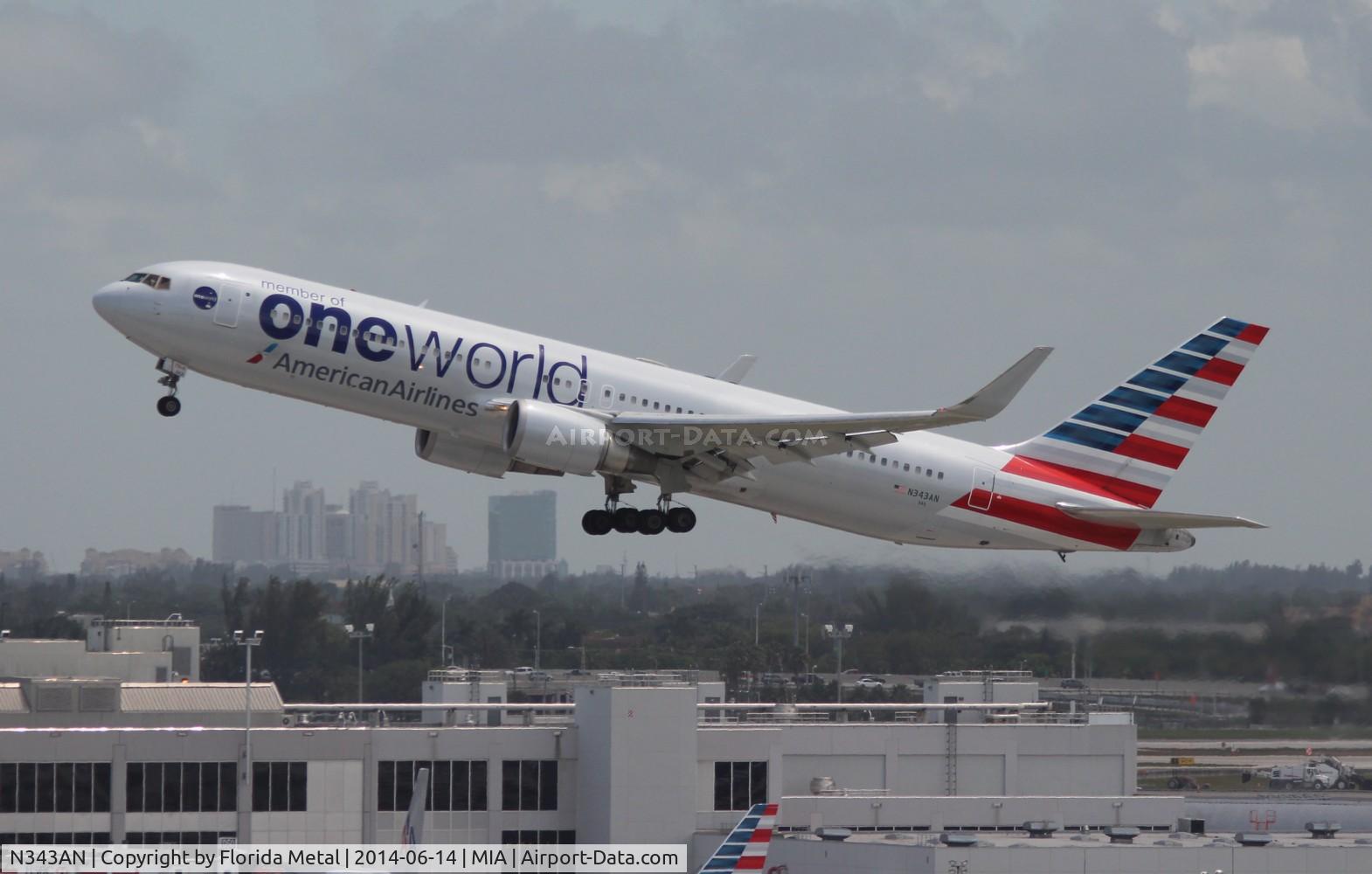 N343AN, 2003 Boeing 767-323 C/N 33082, American