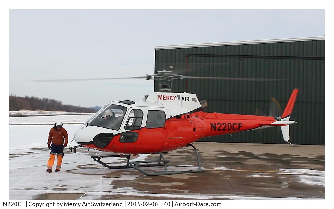 N220CF, 2001 Eurocopter AS-350B-2 Ecureuil Ecureuil C/N 3411, N220CF of Mercy Air Switzerland in it's new livery at MMS Aviation, I40.