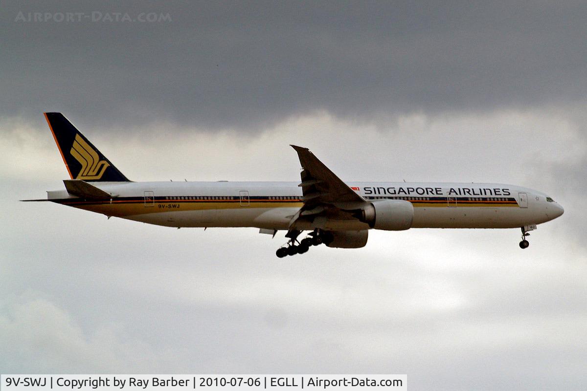 9V-SWJ, 2007 Boeing 777-312/ER C/N 34575, Boeing 777-312ER [34575] (Singapore Airlines) Home~G 06/07/2010. On approach 27L.