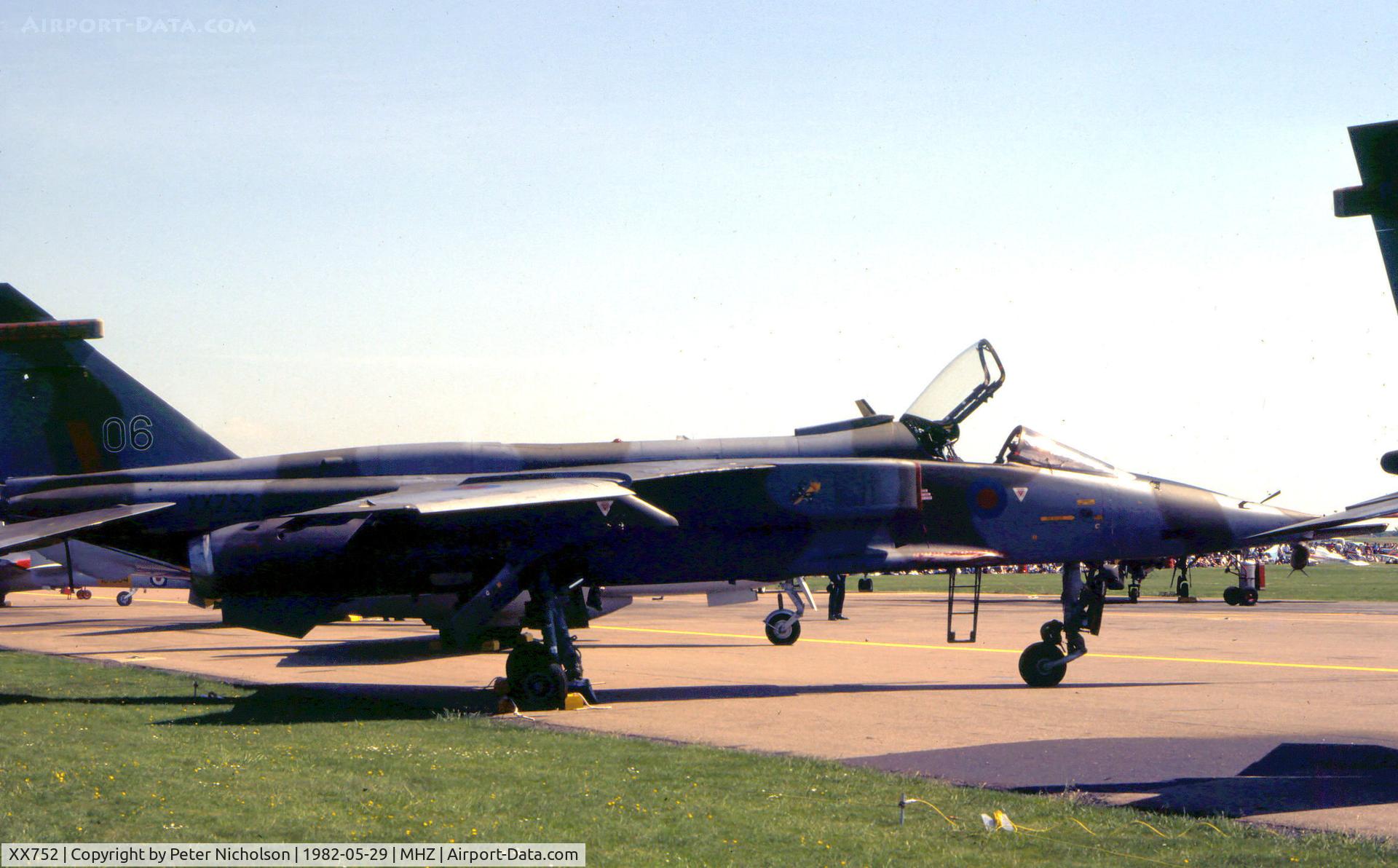 XX752, 1975 Sepecat Jaguar GR.1A C/N S.49, Jaguar GR.1 of 226 Operational Conversion Unit at RAF Lossiemouth on the flight-line at the 1982 RAF Mildenhall Air Fete.