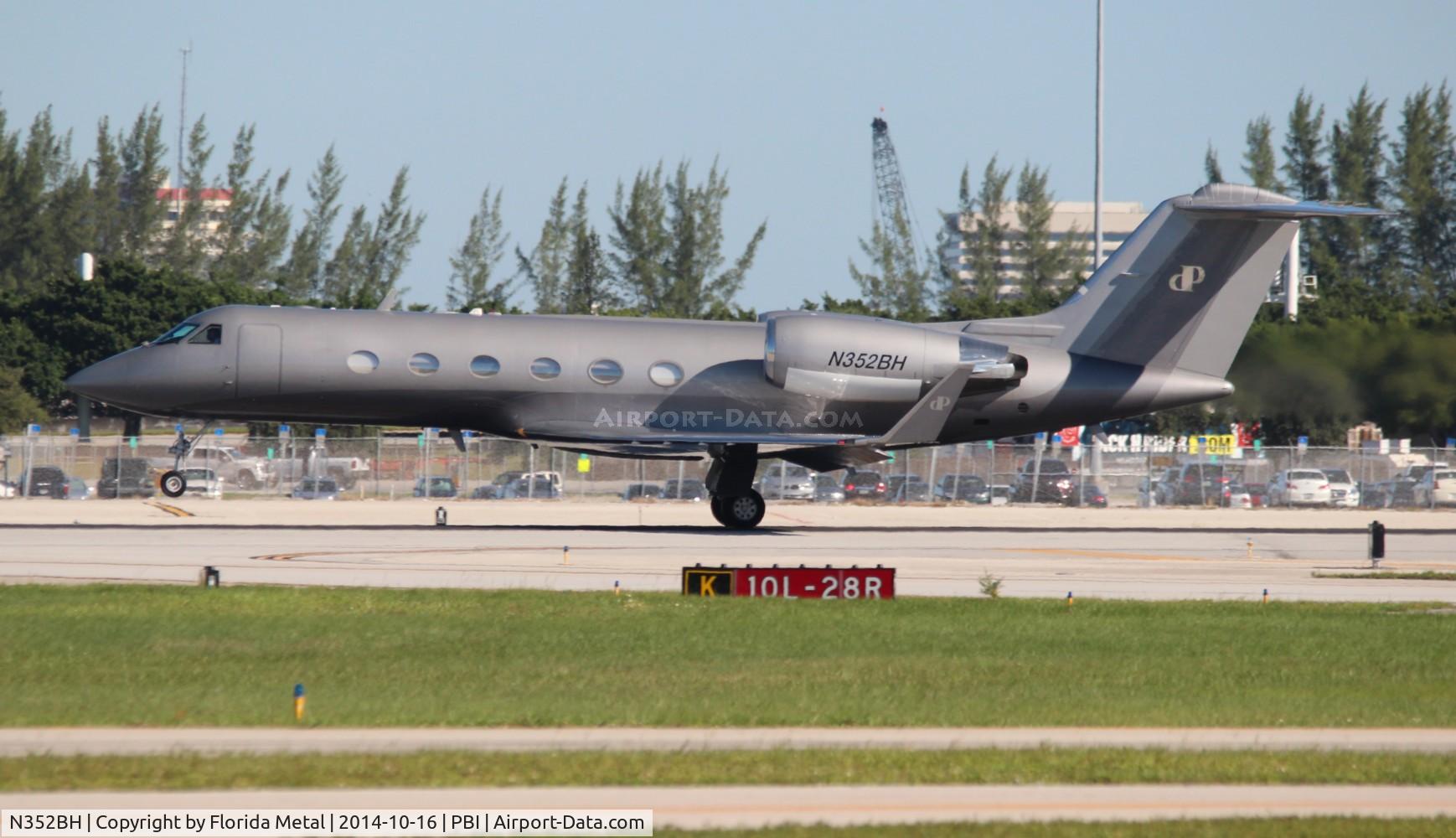 N352BH, 1999 Gulfstream Aerospace G-IV C/N 1393, Gulfstream IV
