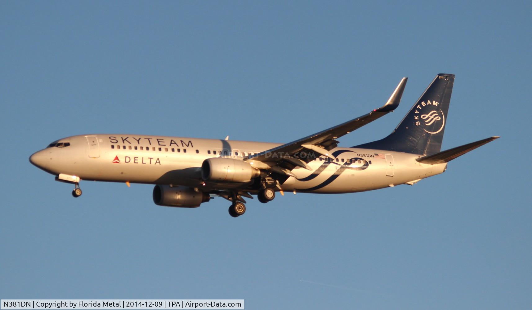 N381DN, 1999 Boeing 737-832 C/N 30350, Delta Sky Team 737-800