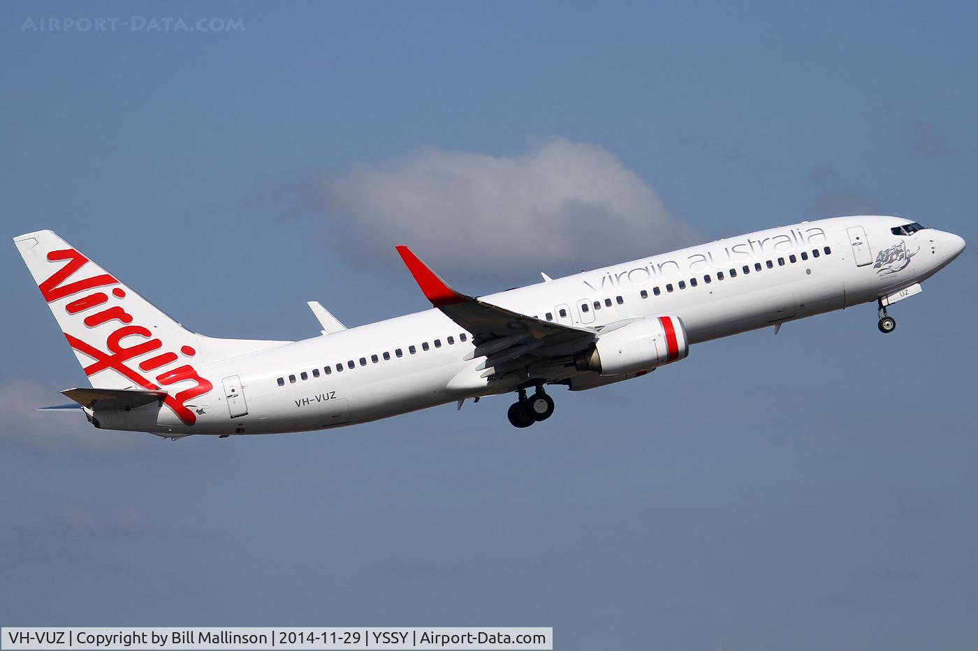 VH-VUZ, 2010 Boeing 737-8FE C/N 39921, away from 34L