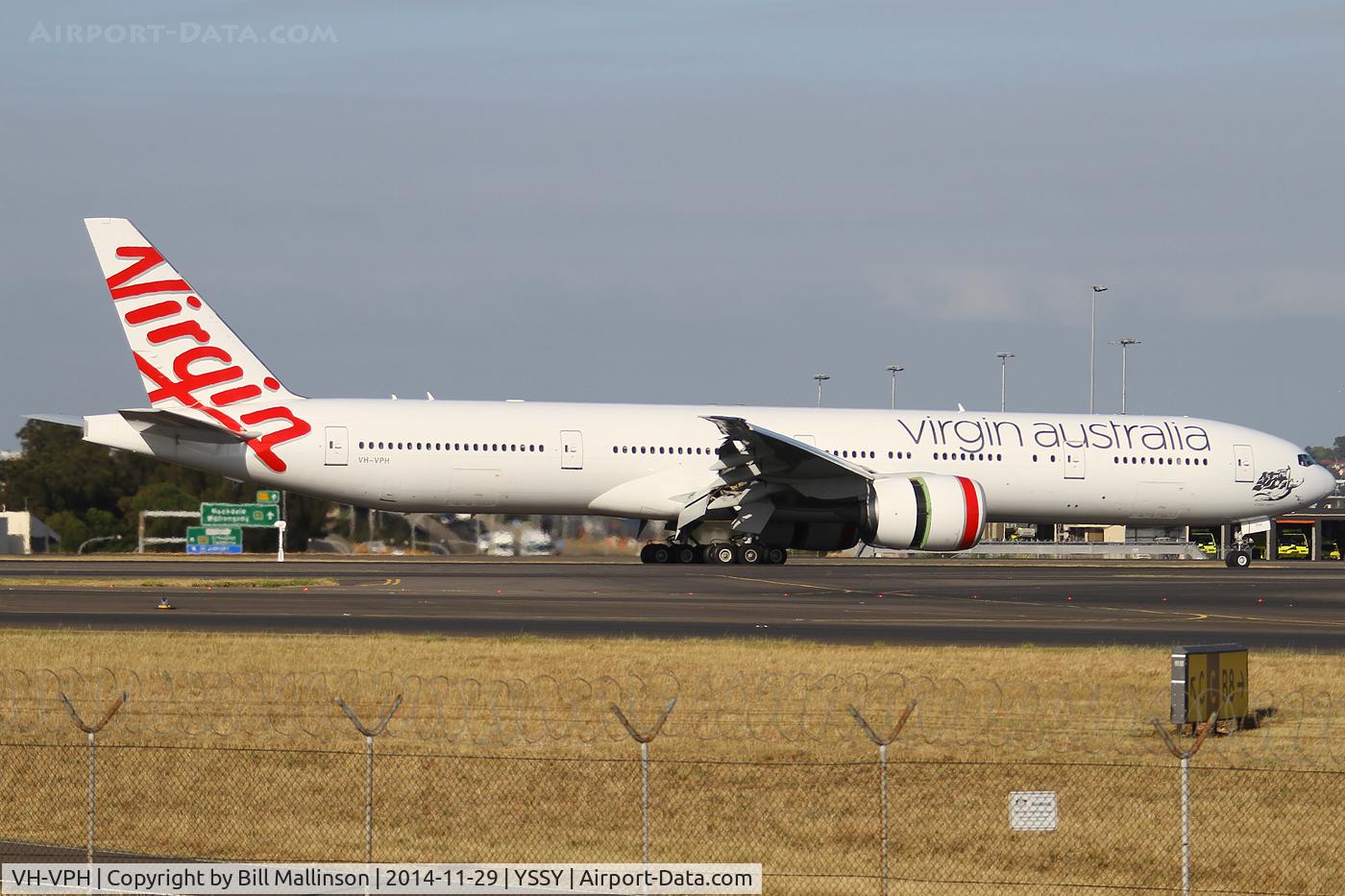 VH-VPH, 2010 Boeing 777-3ZG/ER C/N 37943, taxiing from 34L