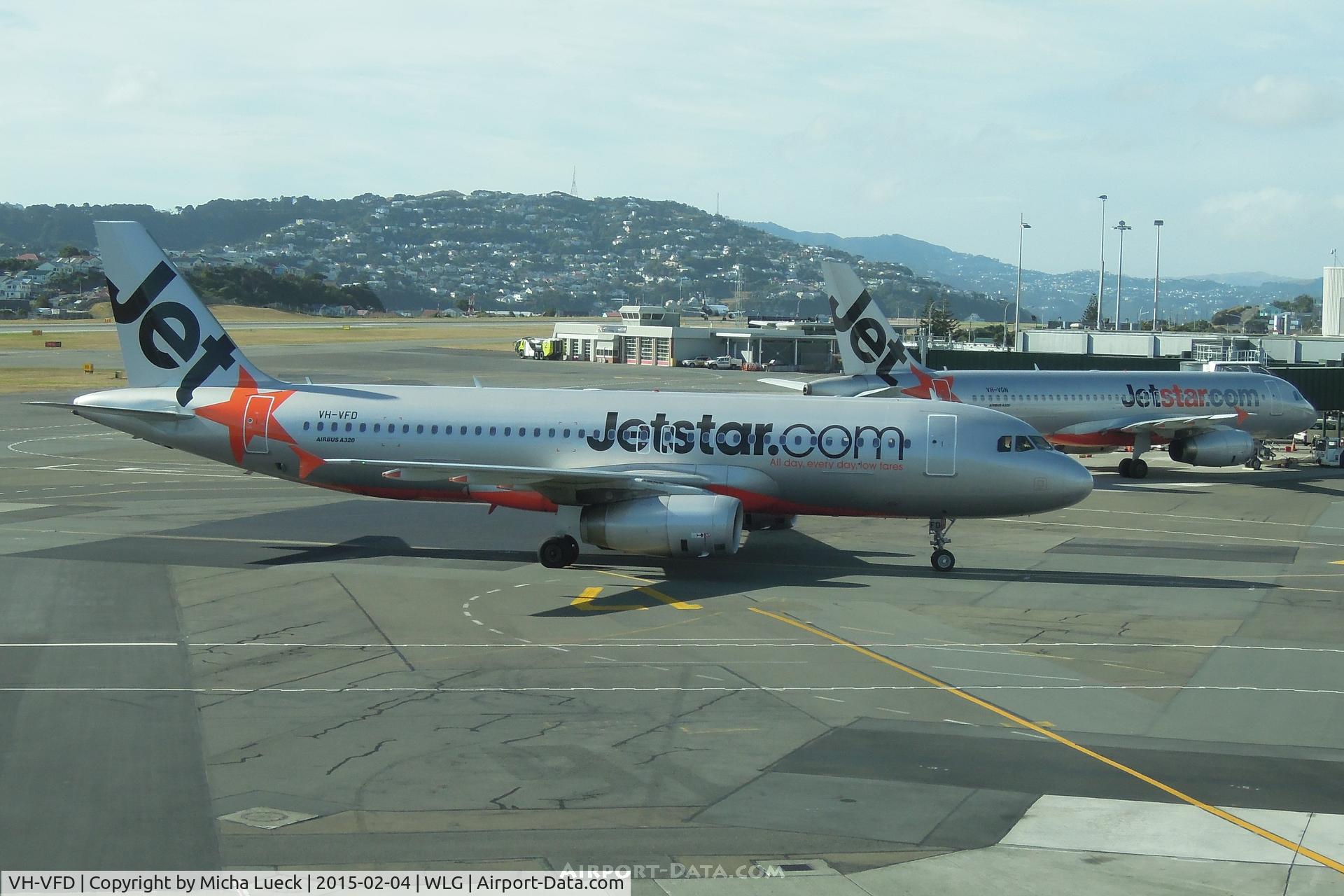 VH-VFD, 2011 Airbus A320-232 C/N 4922, Sistership VH-VGN in the background