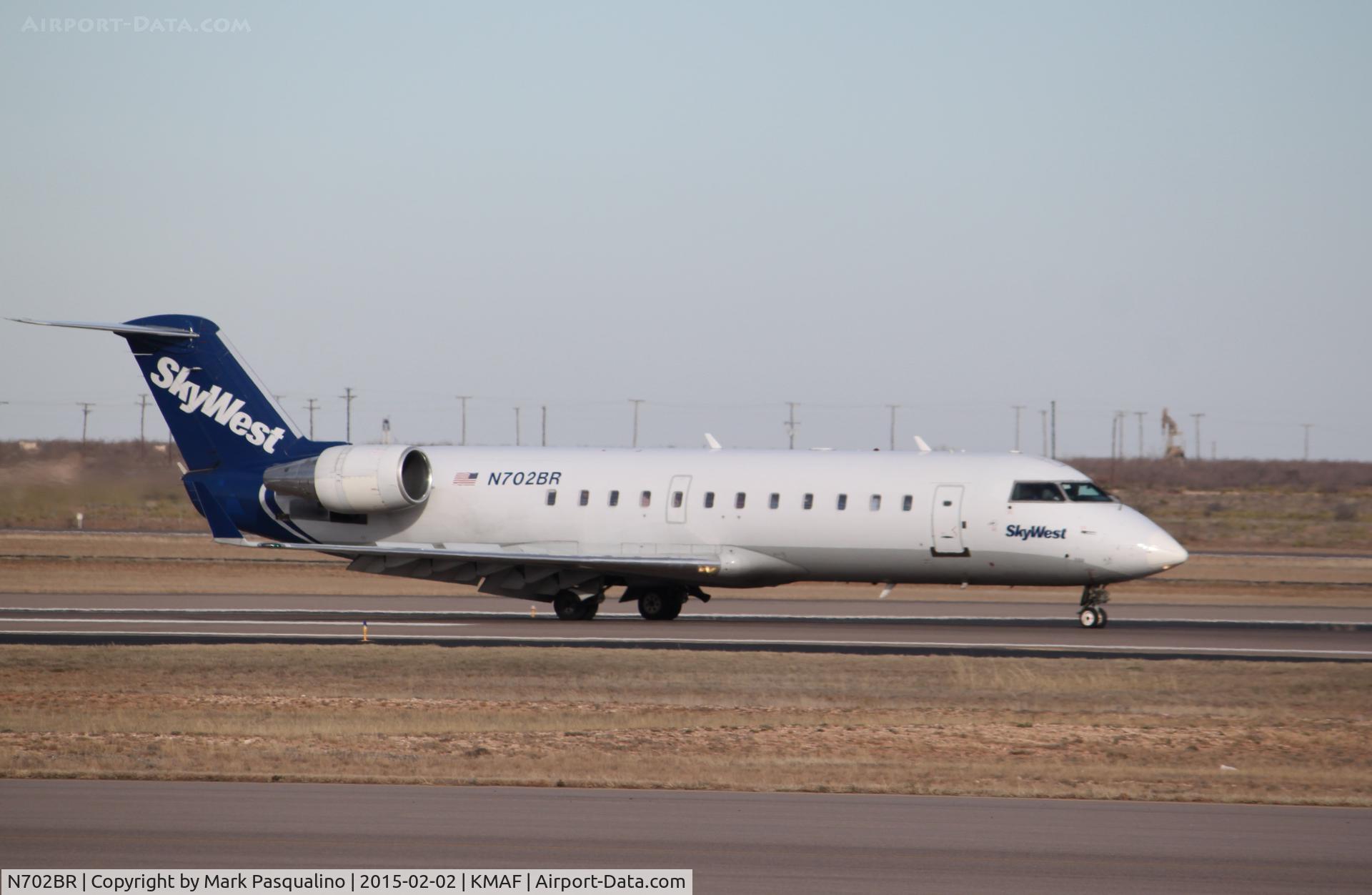 N702BR, 2000 Bombardier CRJ-200ER (CL-600-2B19) C/N 7462, CL-600-2B19