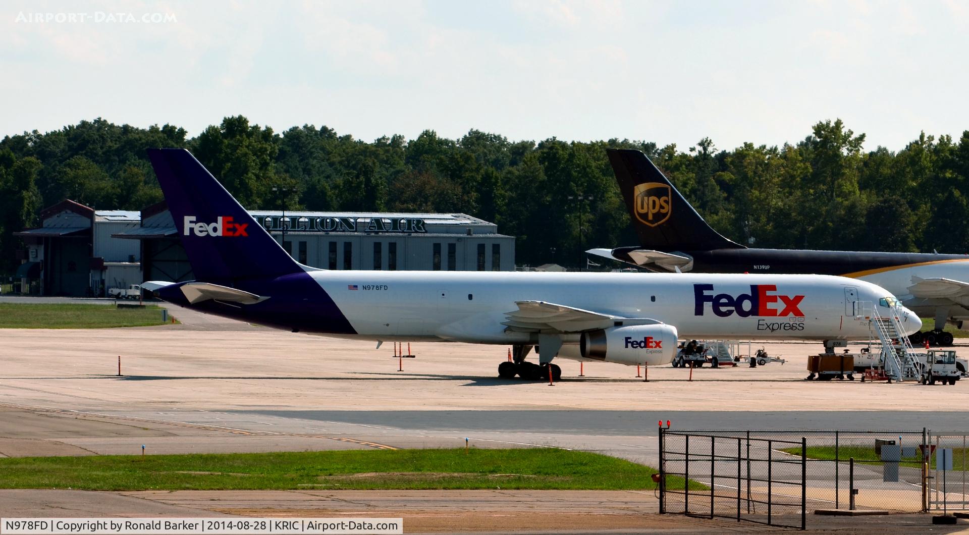 N978FD, 1988 Boeing 757-236 C/N 24119, Richmond