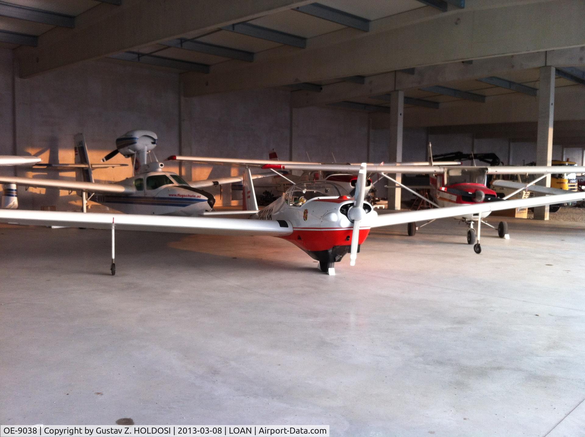 OE-9038, Scheibe SF-25C 2000 C/N 44200, Touring Motor Glider