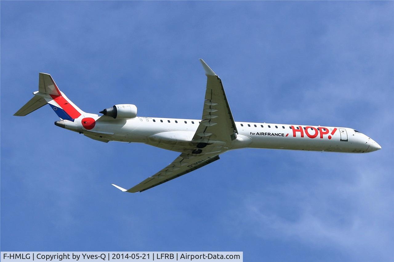 F-HMLG, 2011 Bombardier CRJ-1000EL NG (CL-600-2E25) C/N 19012, Bombardier CRJ-1000, Take off rwy  07R, Brest-Bretagne Airport (LFRB-BES)