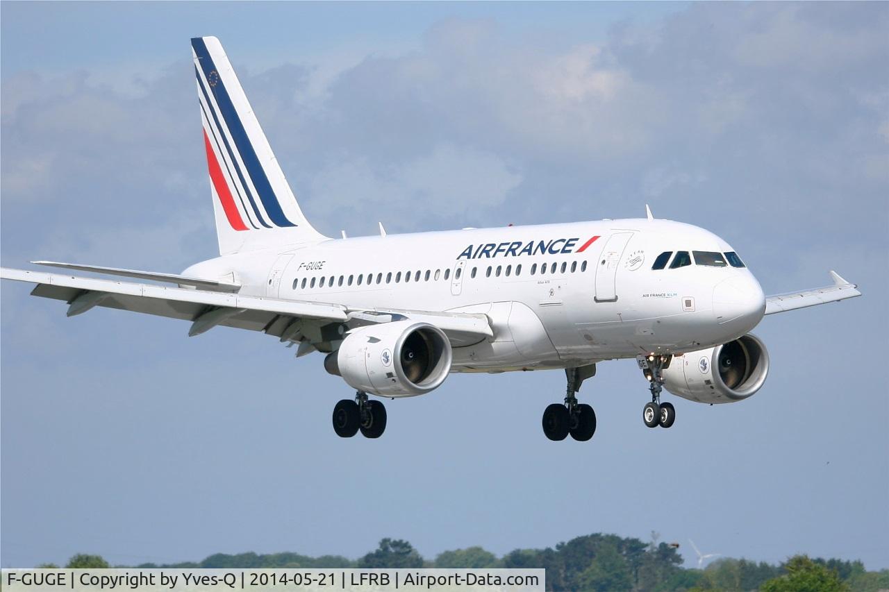 F-GUGE, 2003 Airbus A318-111 C/N 2100, Airbus A318-111, On final rwy  07R, Brest-Bretagne Airport (LFRB-BES)