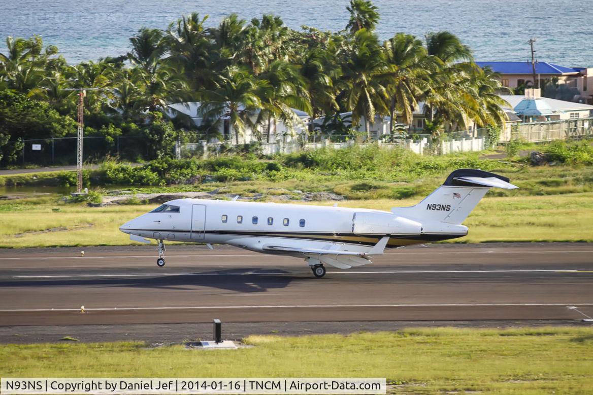 N93NS, 2004 Bombardier Challenger 300 (BD-100-1A10) C/N 20031, N93NS